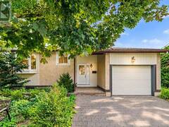 5 LANSFIELD WAY Ottawa Ontario, K2G 3V7