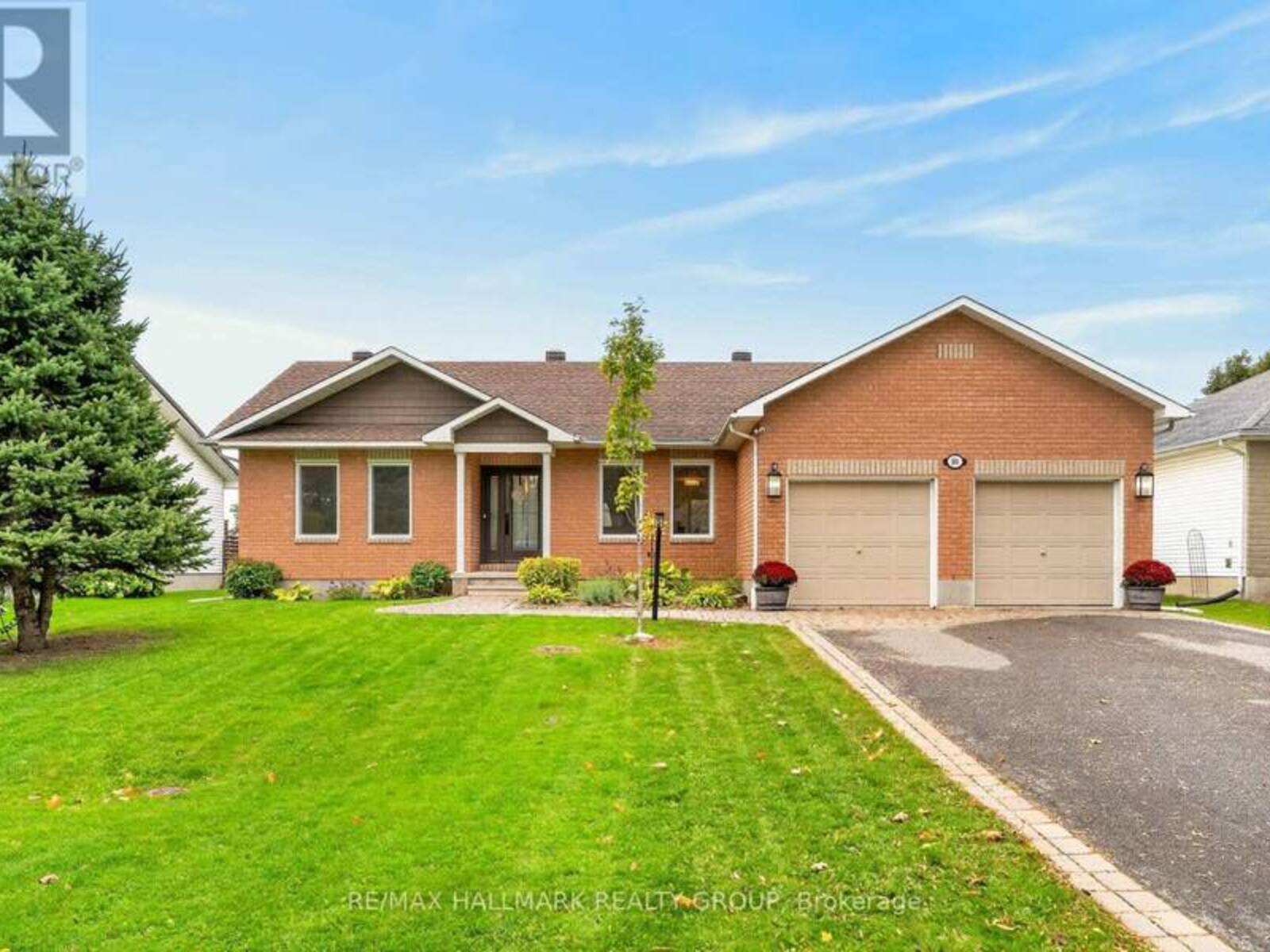 101 QUEEN CHARLOTTE STREET, Ottawa, Ontario K0A 2Z0