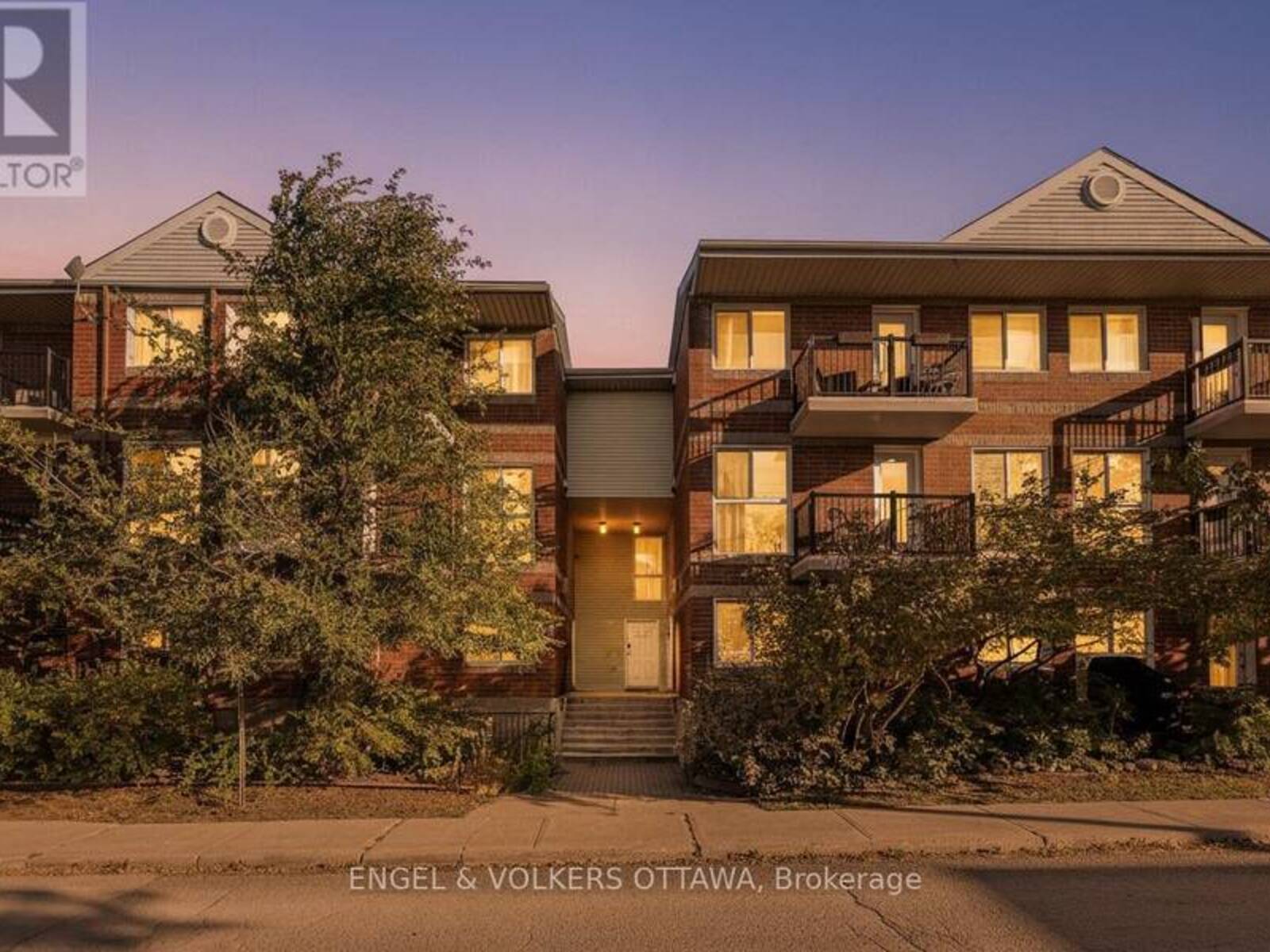 3 - 4 O'MEARA STREET, Ottawa, Ontario K1Y 4T1