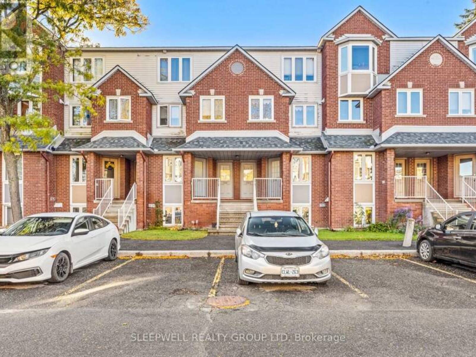 4 - 394 BRISTON PRIVATE, Ottawa, Ontario K1G 5R3