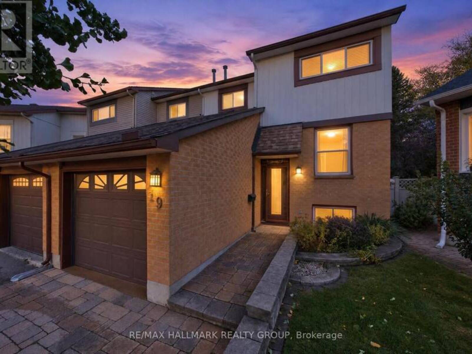 19 FALLOW COURT, Ottawa, Ontario K1T 1W8