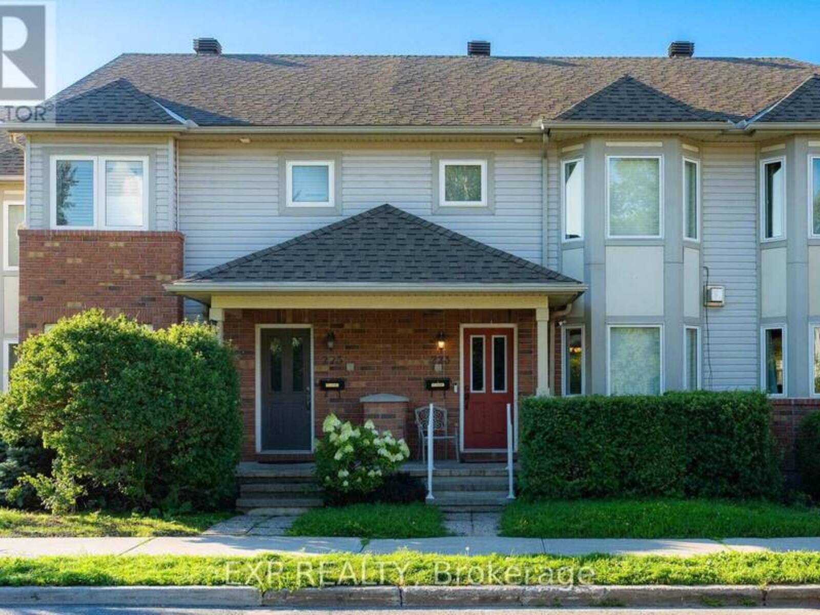 223 MONTEREY DRIVE, Ottawa, Ontario K2H 7B1