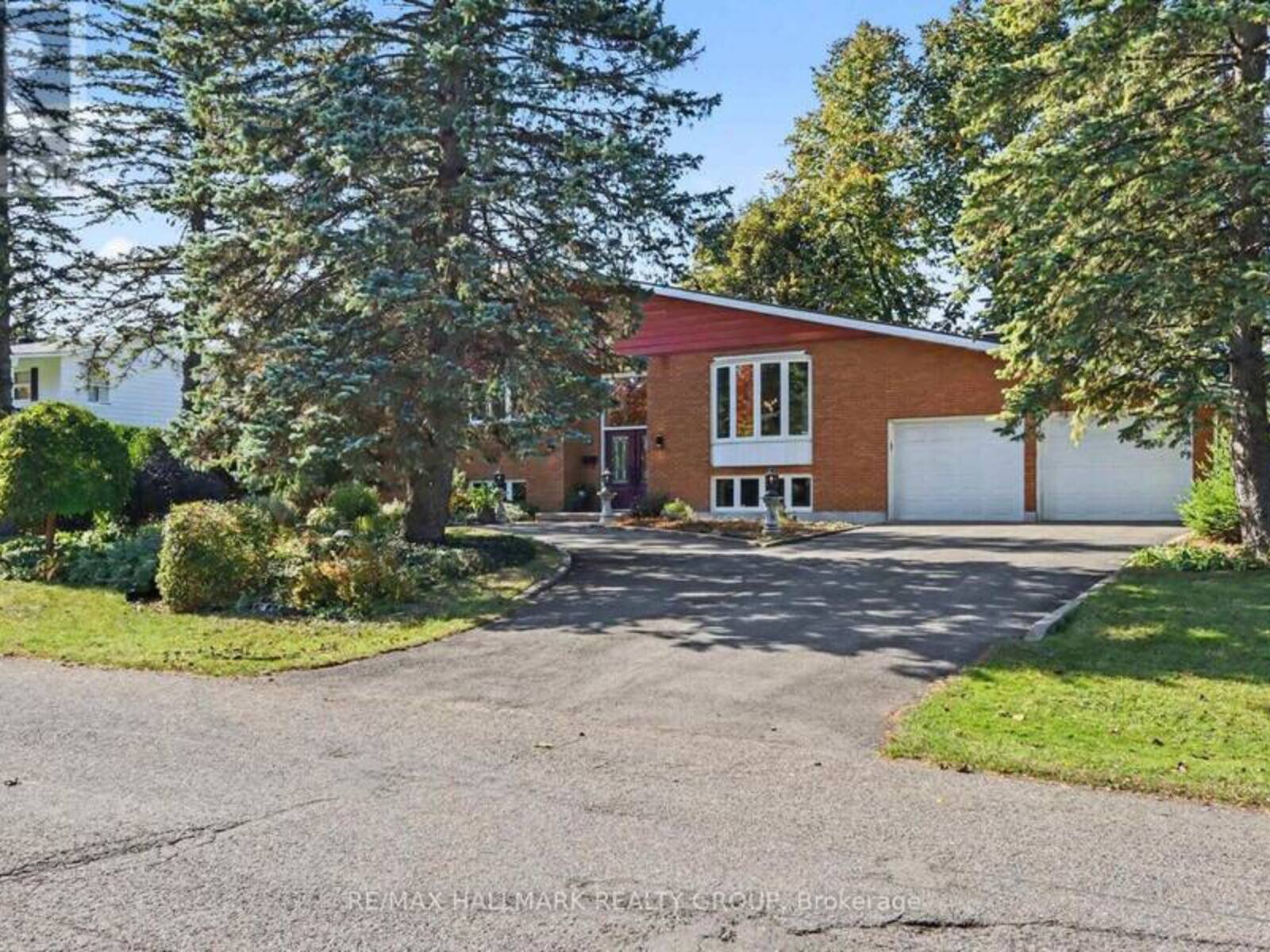 26 WHIPPOORWILL DRIVE, Ottawa, Ontario K1J 7J2