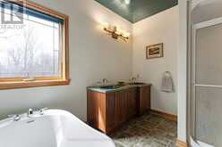399 GRADY ROAD E | Westport Ontario | Slide Image Nineteen