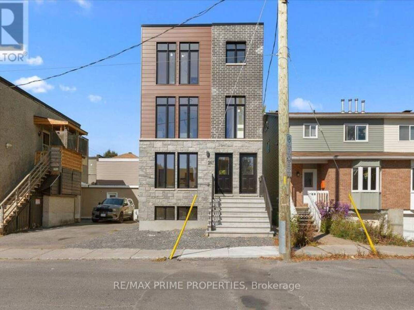 207 CARILLON STREET, Ottawa, Ontario K1L 5X7