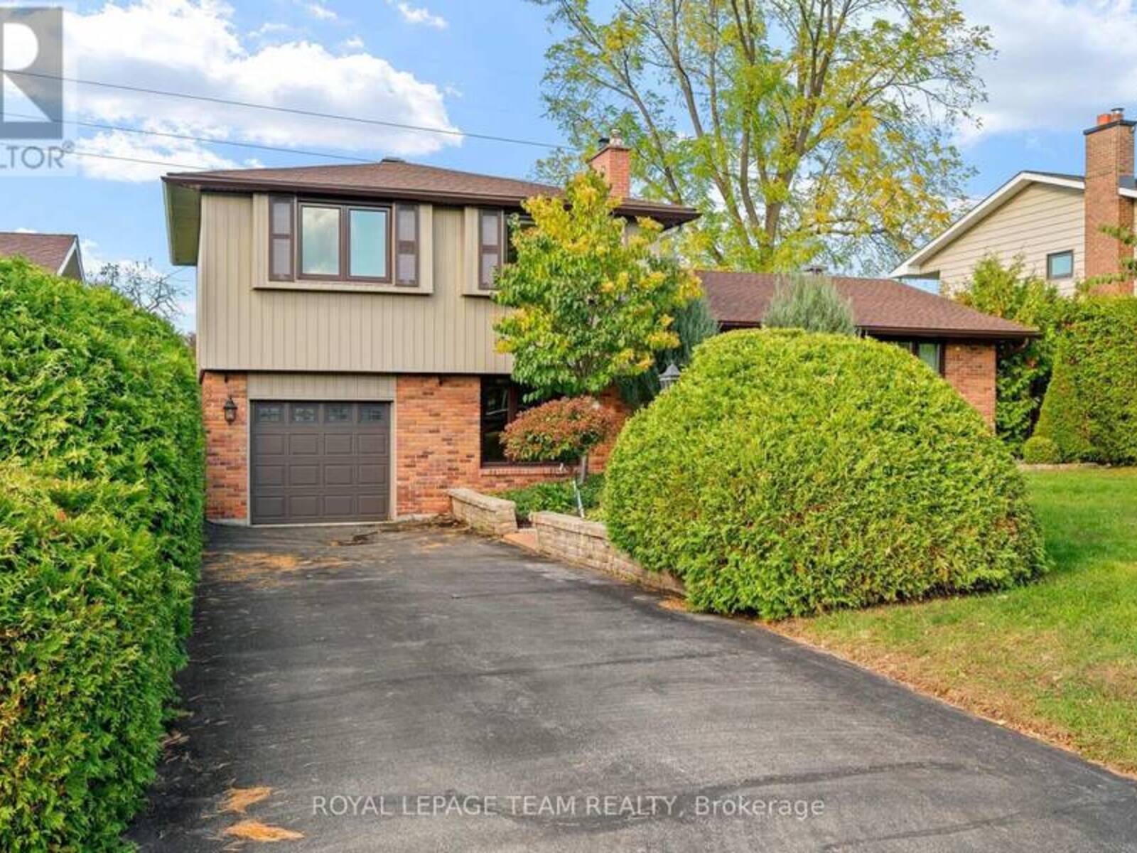 19 PARKLAND CRESCENT, Ottawa, Ontario K2H 5V3