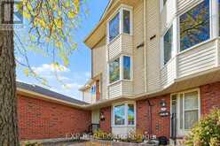 23 - 25 HAXBY PRIVATE | Ottawa Ontario | Slide Image Three