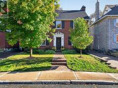 134 KENILWORTH STREET Ottawa Ontario, K1Y 3Z5