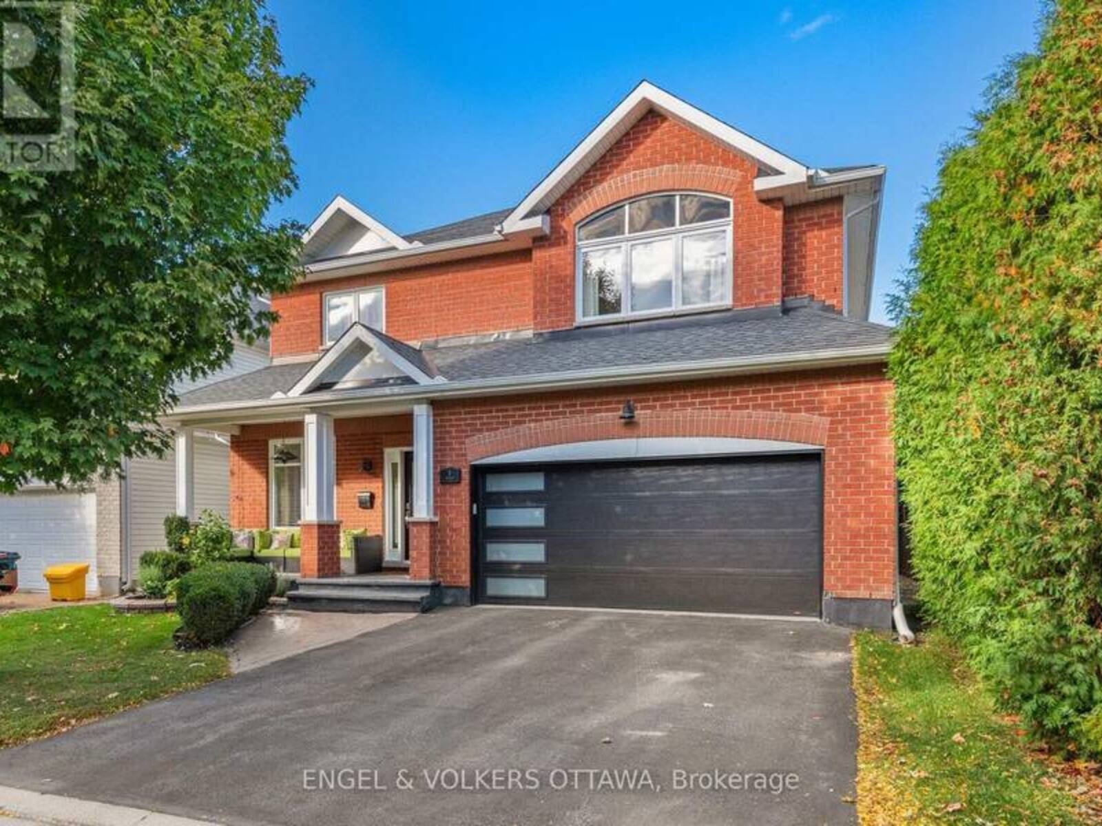 5 VALENCIA STREET, Ottawa, Ontario K2G 6T1