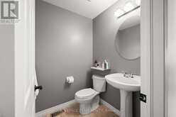 41 BLACKSHIRE CIRCLE | Ottawa Ontario | Slide Image Seventeen
