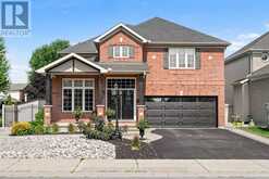 41 BLACKSHIRE CIRCLE | Ottawa Ontario | Slide Image Two