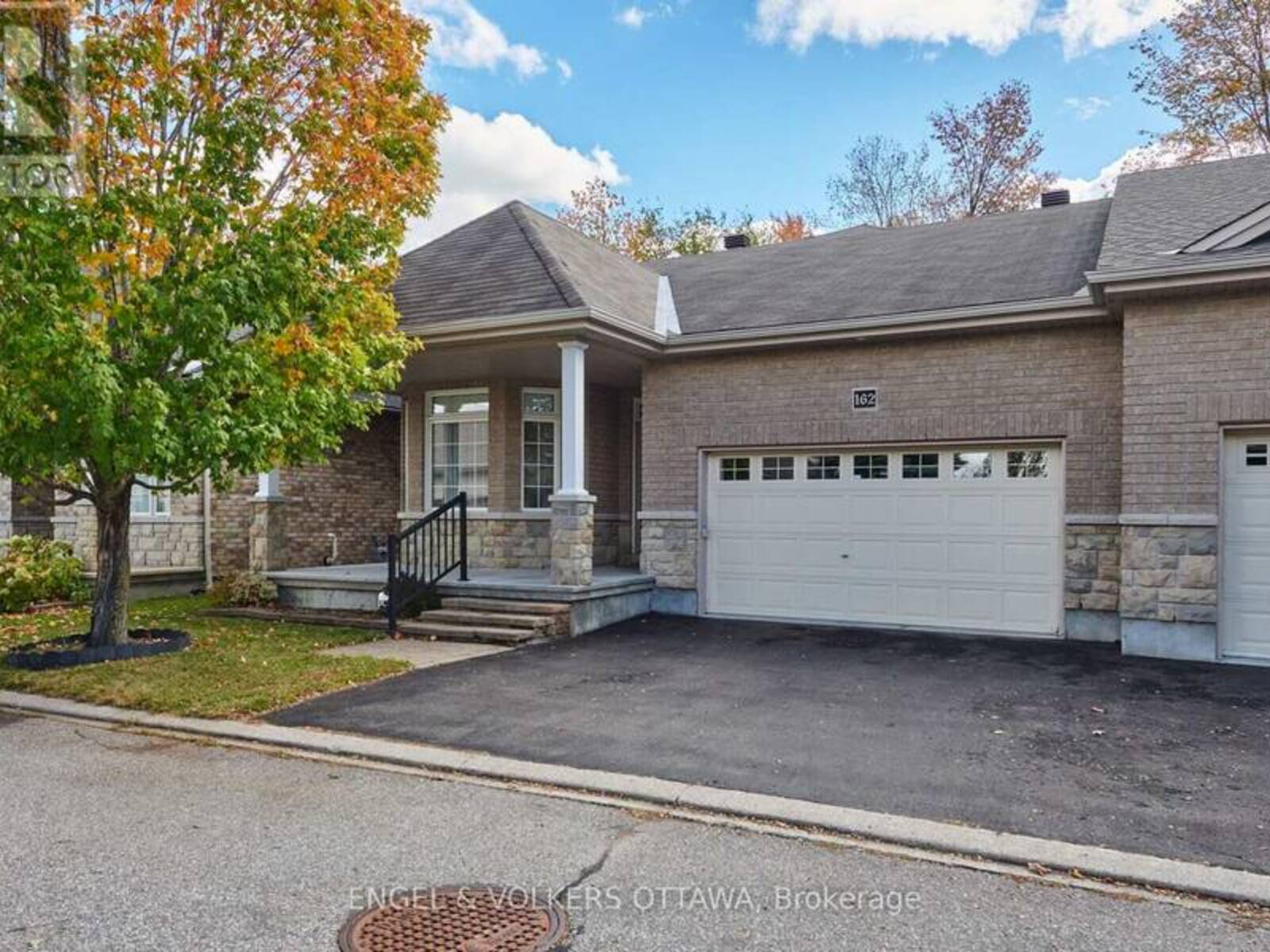 162 MAPLE KEY PRIVATE, Ottawa, Ontario K1T 0E2