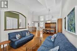 10 WATERTHRUSH CRESCENT | Ottawa Ontario | Slide Image Ten