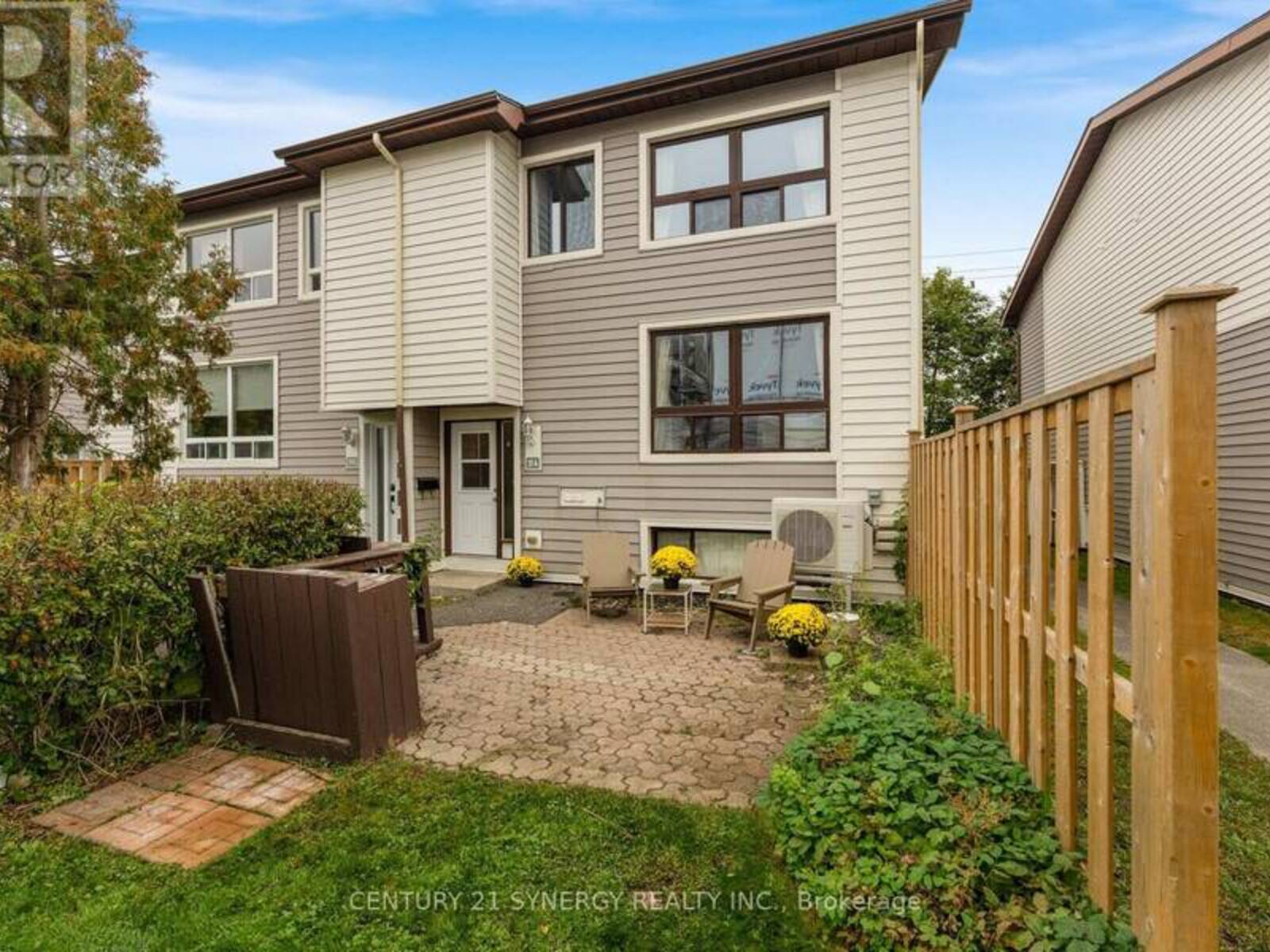 19 A BANNER ROAD, Ottawa, Ontario K2H 8T3