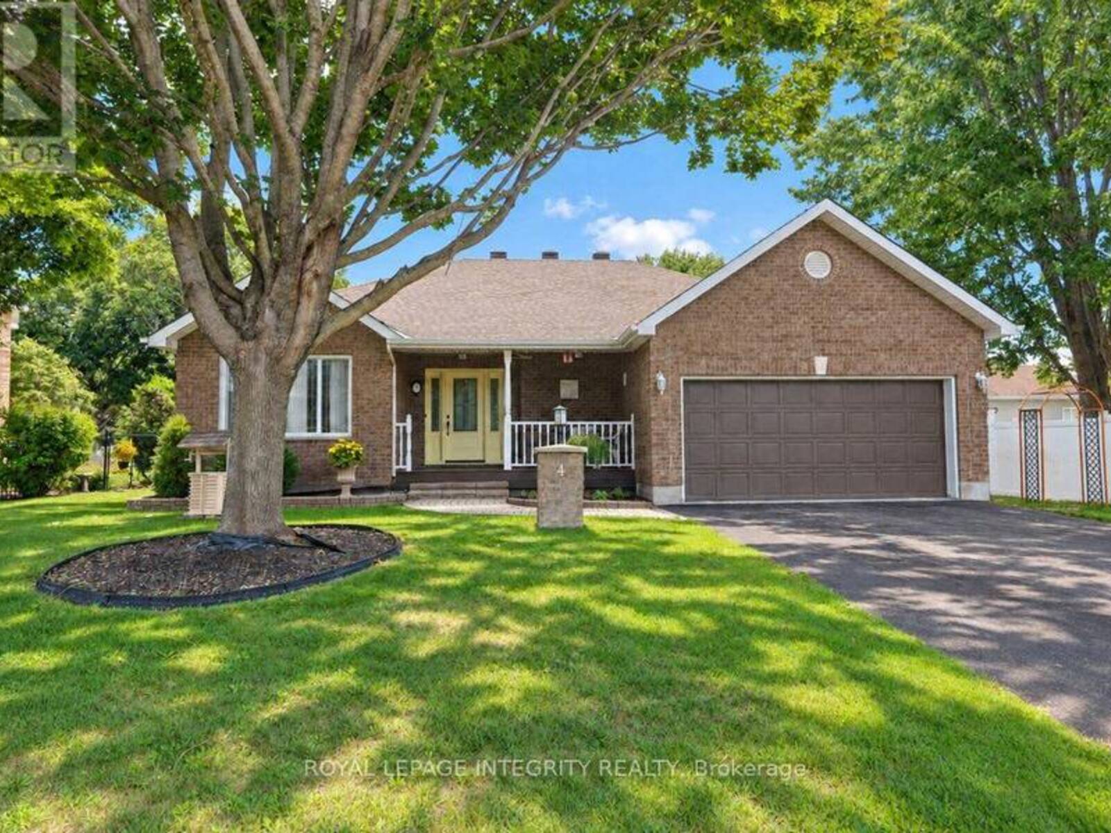 4 MARY HILL CRESCENT, Ottawa, Ontario K0A 2Z0