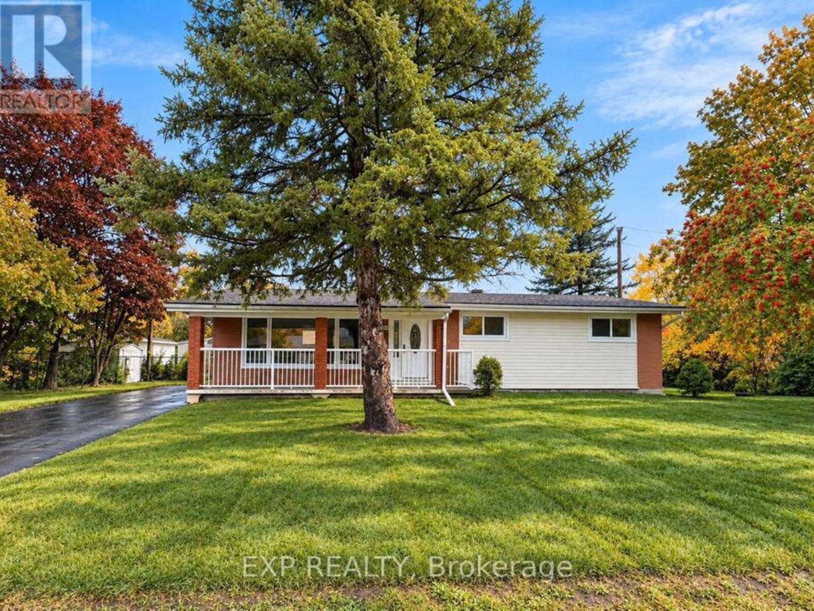 1136 DEER PARK ROAD, Ottawa, Ontario K2E 6H1