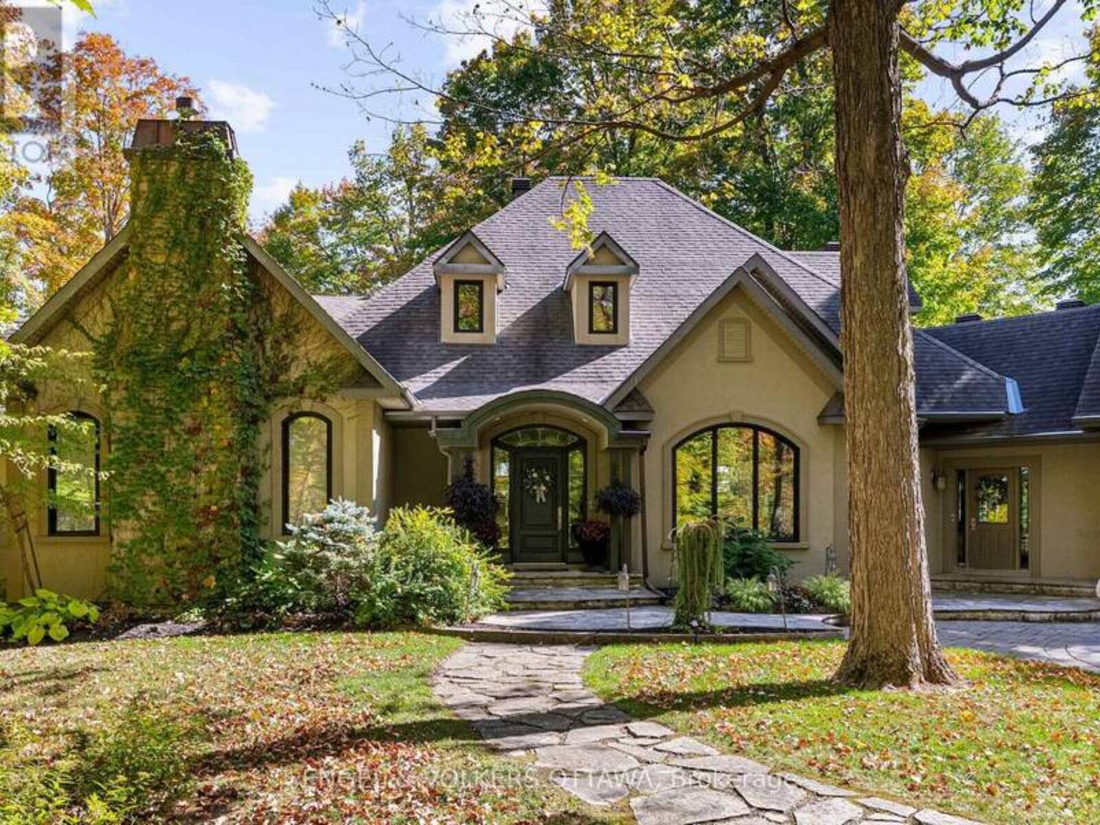 1412 HOUSTON CRESCENT, Ottawa, Ontario K2W 1B6