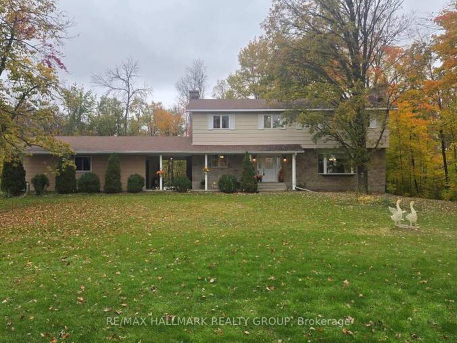 860 MUNRO DRIVE, Arnprior, Ontario K7S 3G8