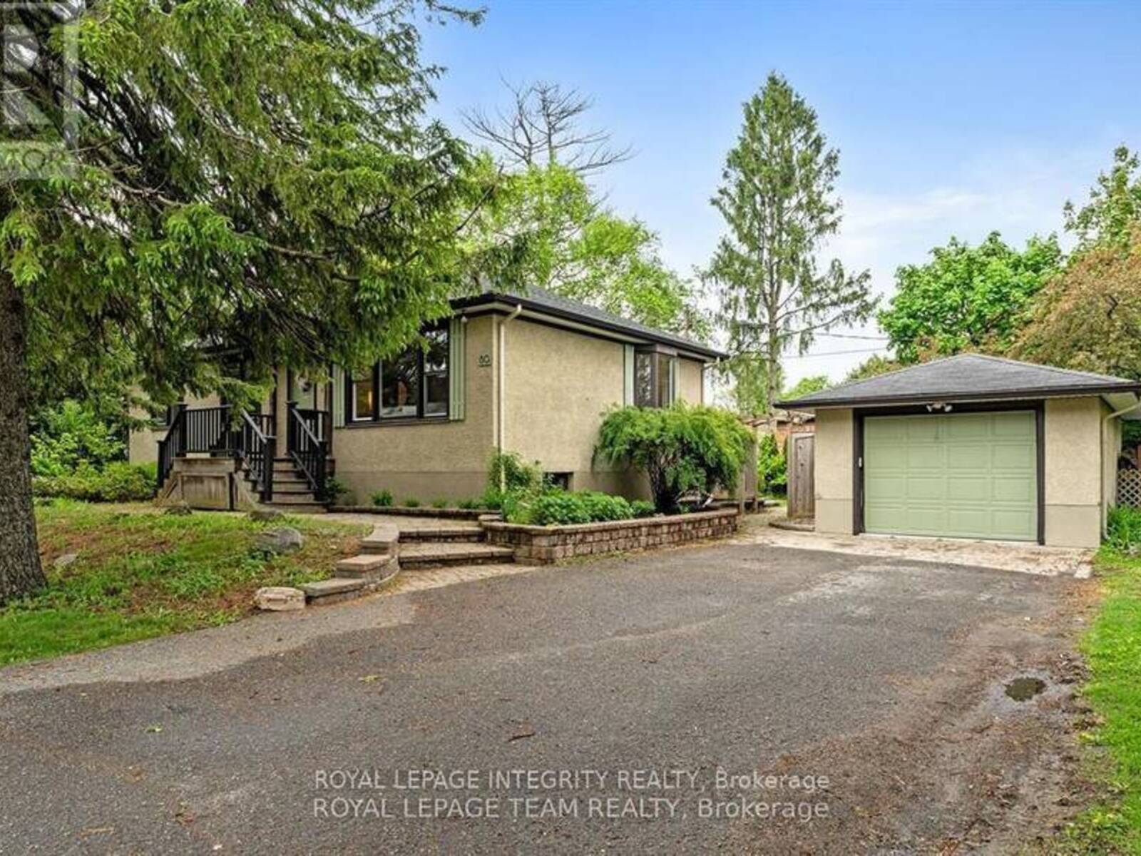 80 ST CLAIRE AVENUE, Ottawa, Ontario K2G 2A6