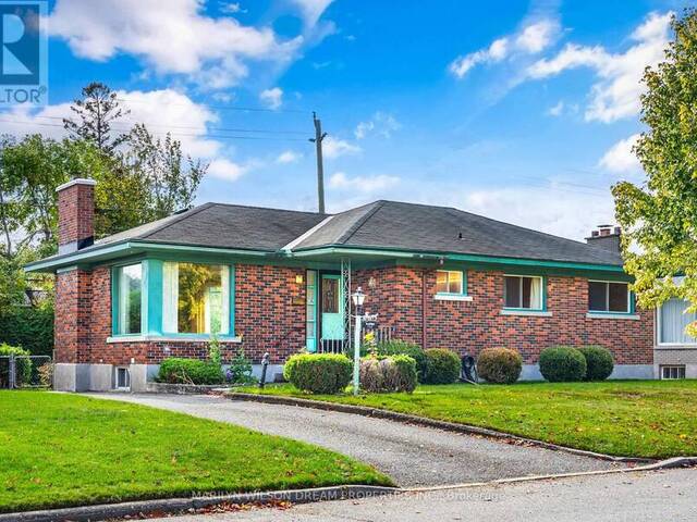742 CORK STREET Ottawa Ontario, K1G 1X9 - 3 Bedrooms Home For Sale