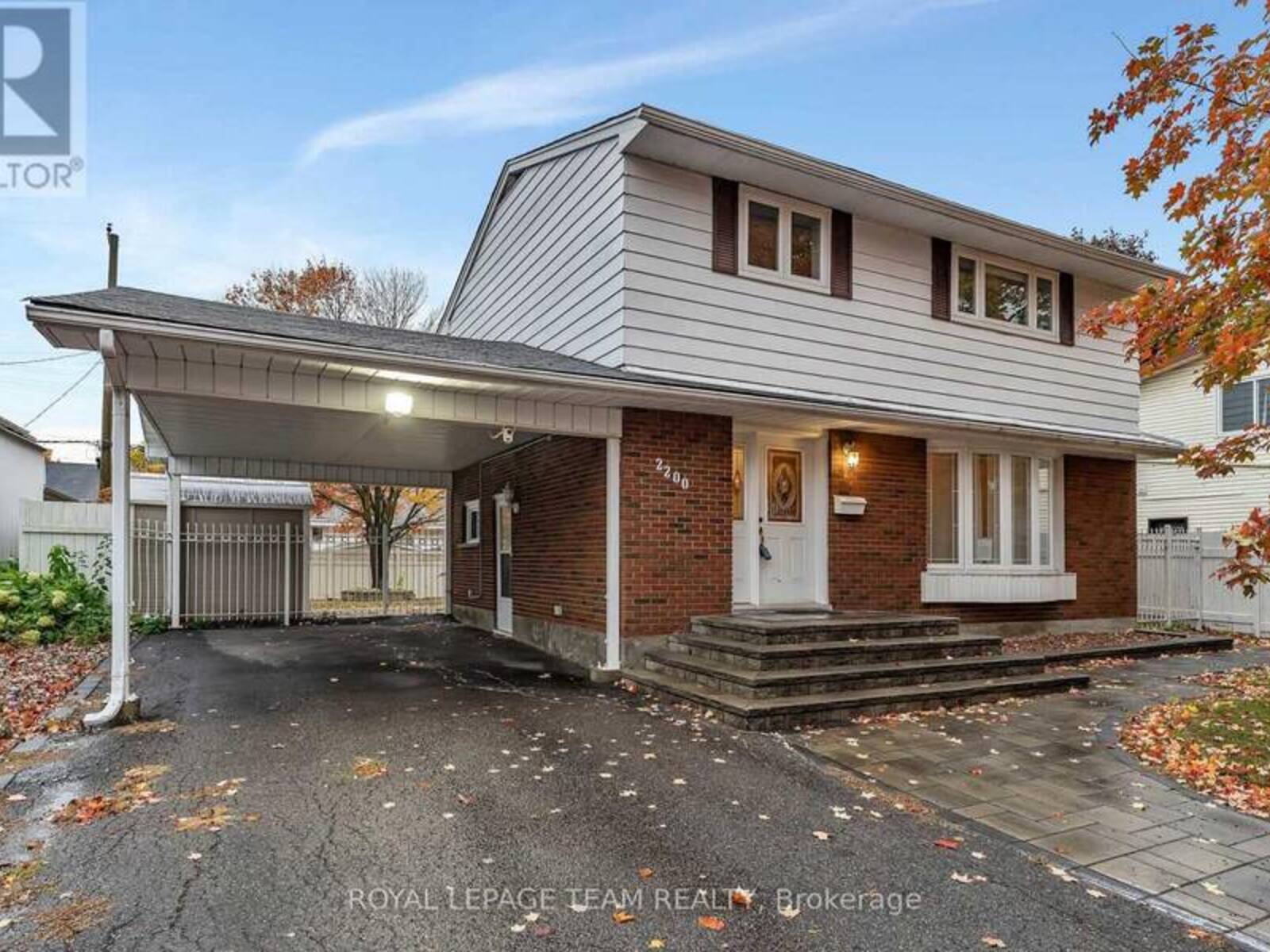 2200 MARTHA AVENUE, Ottawa, Ontario K1G 1K9