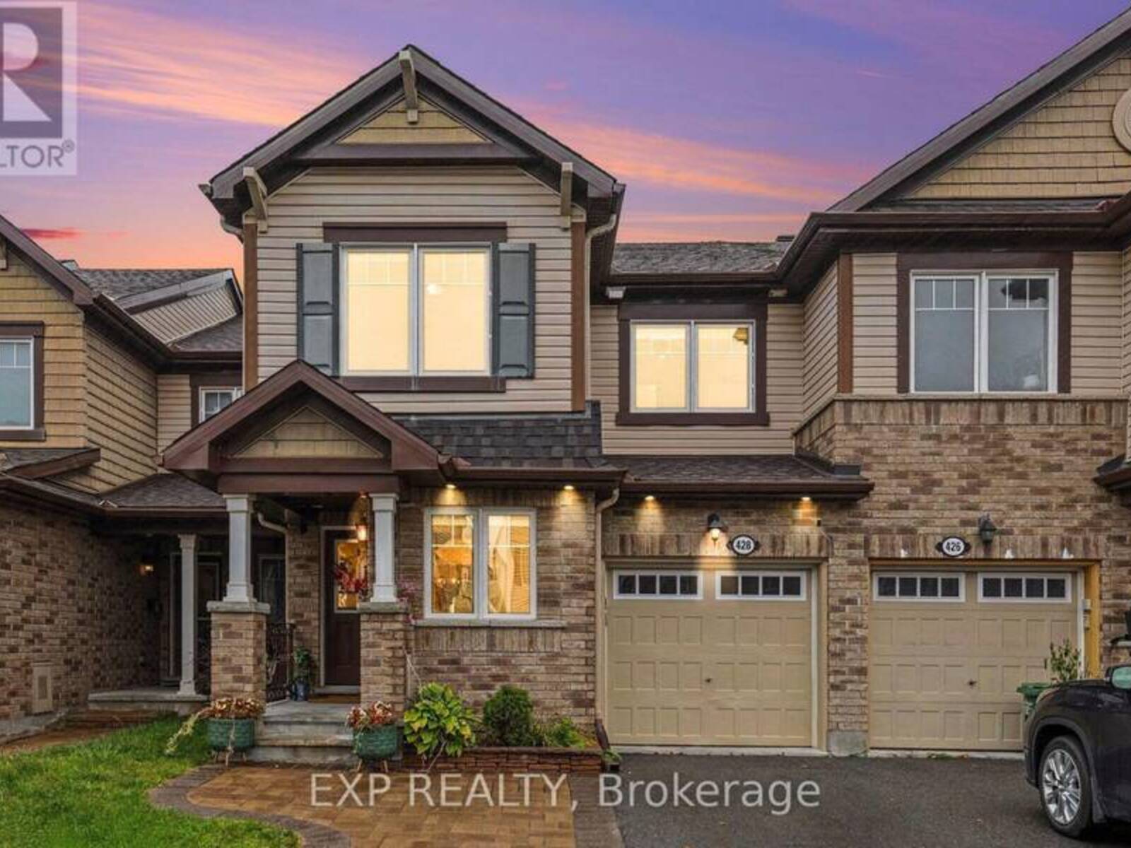 428 WHITE ARCTIC AVENUE, Ottawa, Ontario K2J 5Y9