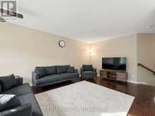48 - 336 HILLSBORO PRIVATE | Ottawa Ontario | Slide Image Four