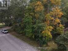 2215 EDGEMORE AVENUE | LaSalle Ontario | Slide Image Three