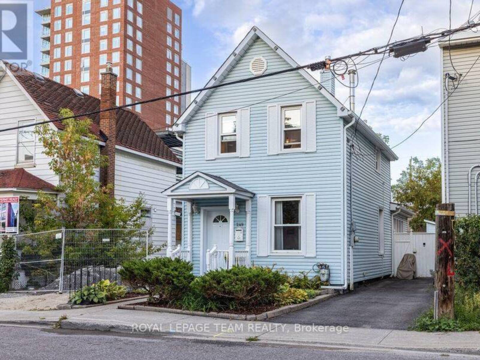 249 HINCHEY AVENUE, Ottawa, Ontario K1Y 1L9