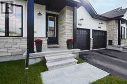 244 HAMPSHIRE PLACE | Ottawa Ontario | Slide Image Two
