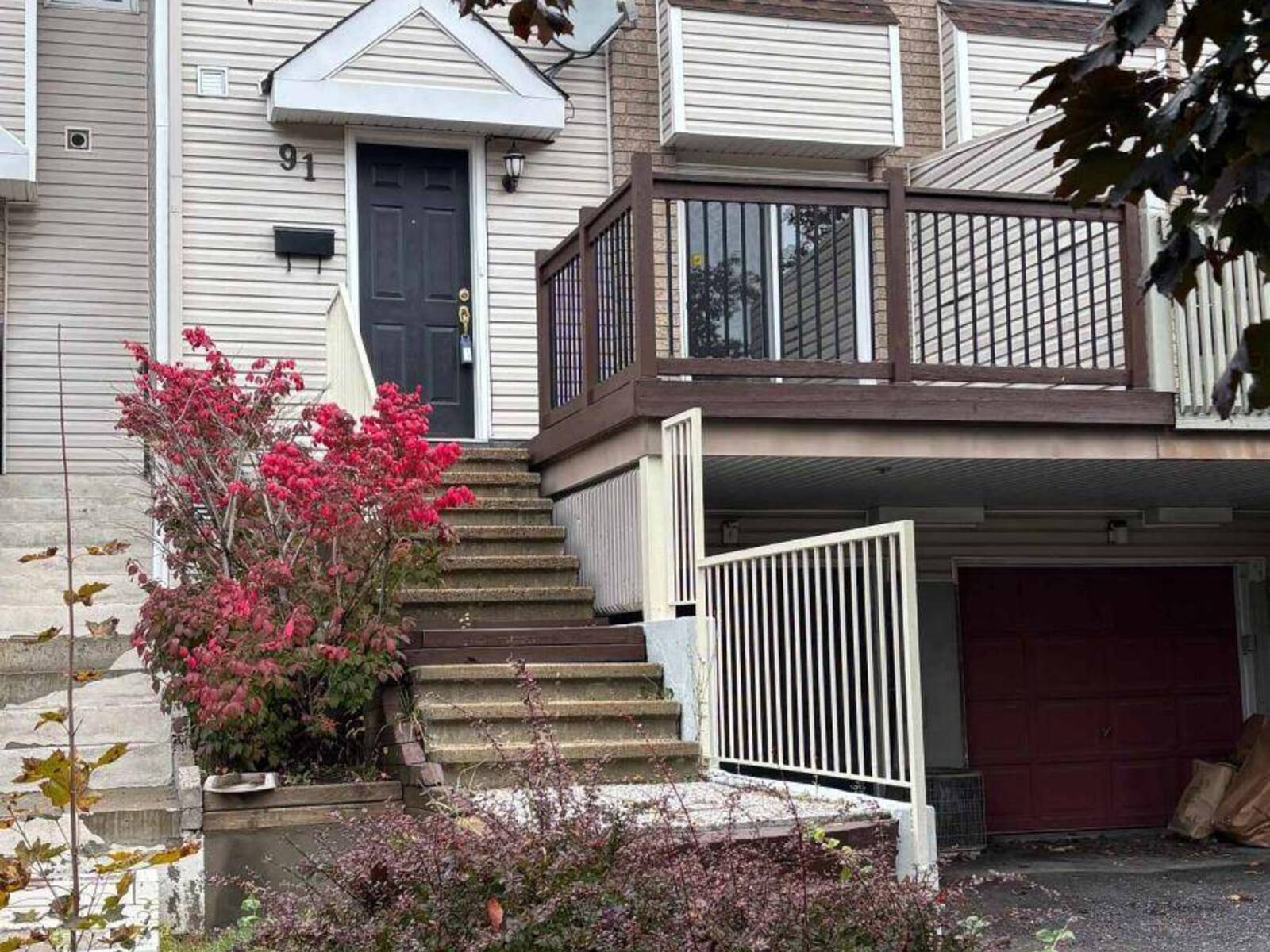91 THORNBURY CRESCENT, Ottawa, Ontario K2G 6C4