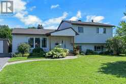 5 MCMURDO COURT | Ottawa Ontario | Slide Image Three