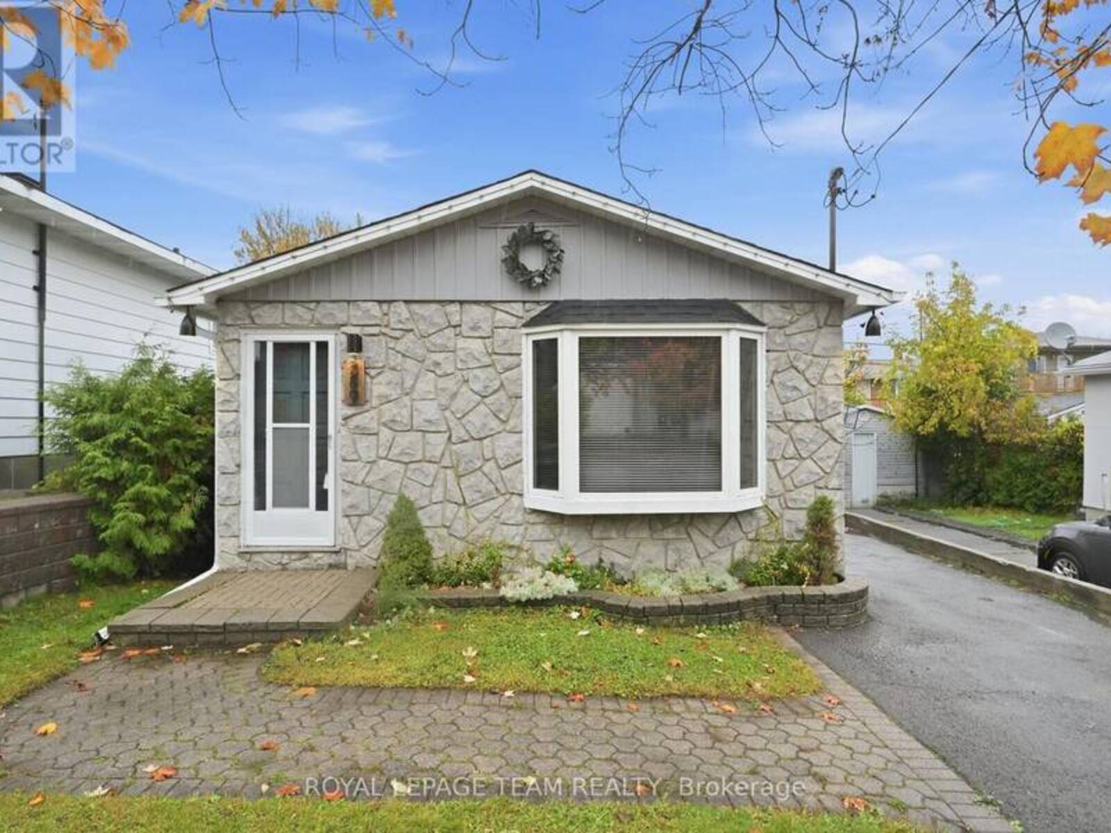 289 MONTFORT STREET, Ottawa, Ontario K1L 5N7