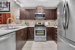 36 - 10 DAYBREAK STREET | Ottawa Ontario | Slide Image Thirteen