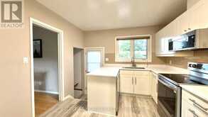 989 GOREN AVENUE | Ottawa Ontario | Slide Image Twelve