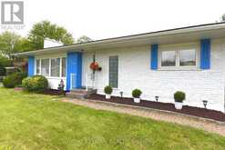 989 GOREN AVENUE | Ottawa Ontario | Slide Image Four