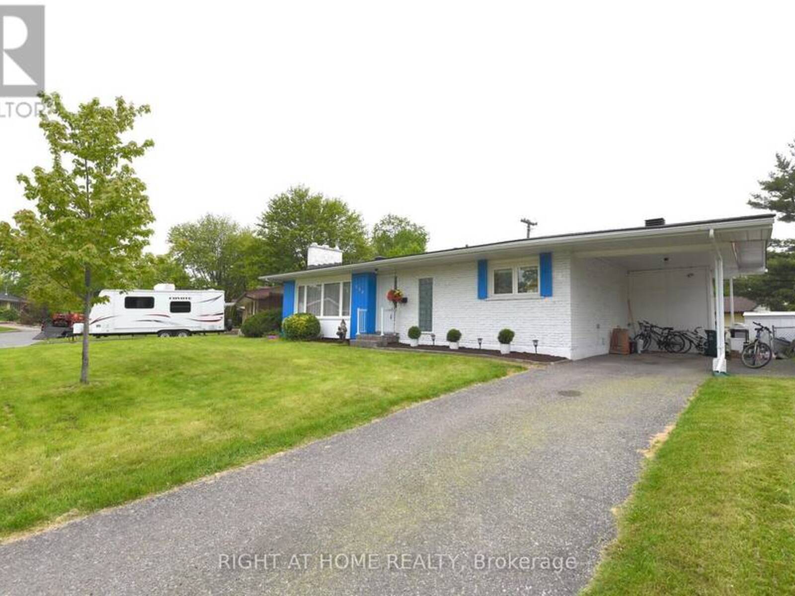 989 GOREN AVENUE, Ottawa, Ontario K1G 2T8