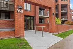 211 - 959 NORTH RIVER ROAD | Ottawa Ontario | Slide Image Three