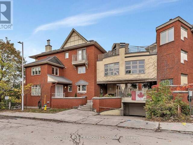 122D - 250 FOUNTAIN PLACE Ottawa Ontario, K1N 9N7 - 2 Bedrooms Waterfront Condo For Sale