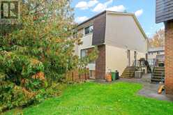 D - 20 SONNET CRESCENT | Ottawa Ontario | Slide Image One
