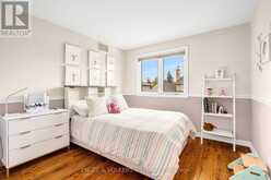 6 HOLLY RIDGE | Ottawa Ontario | Slide Image Thirty-six