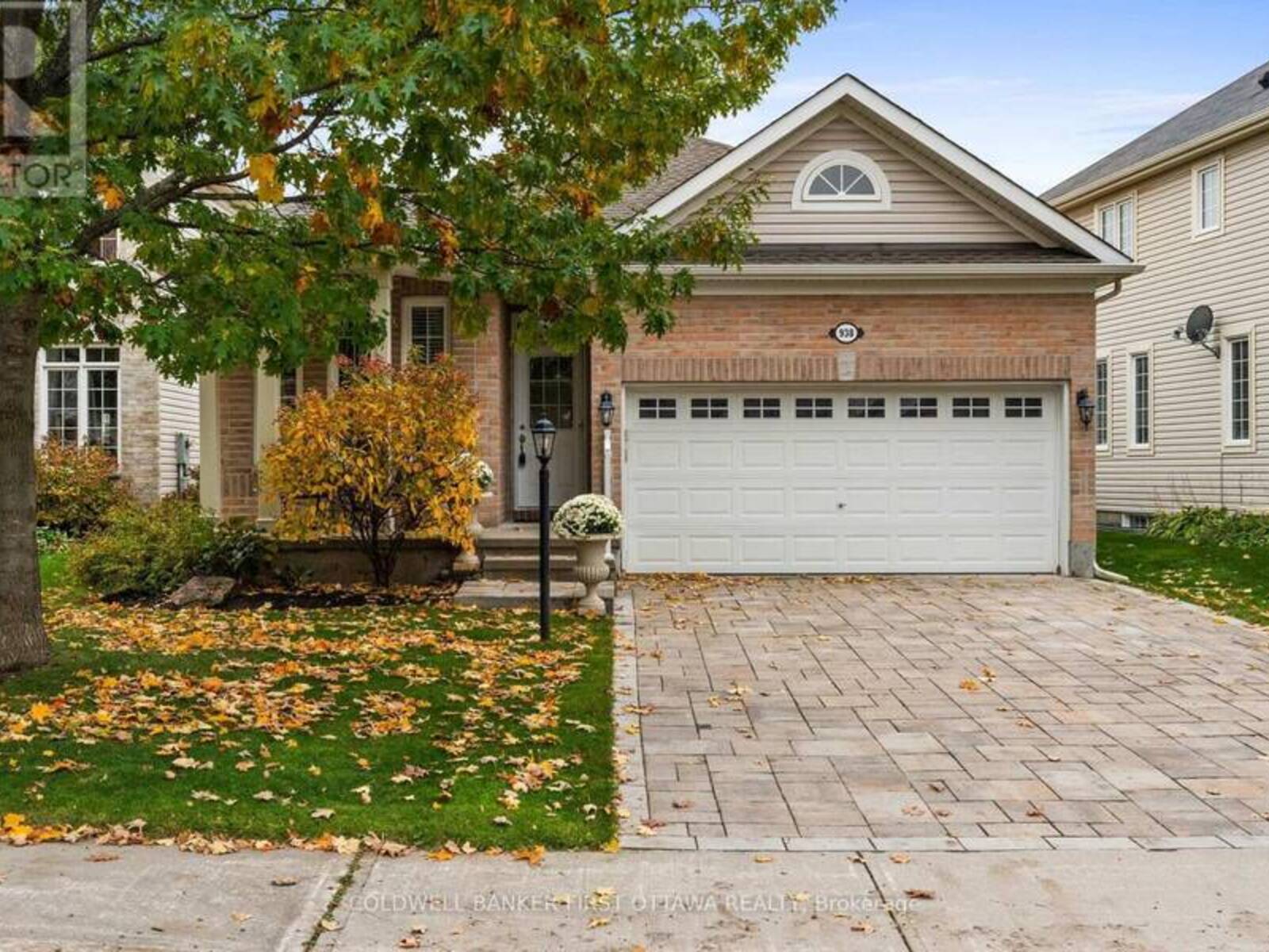 938 ROSSBURN CRESCENT, Ottawa, Ontario K2J 0Y5
