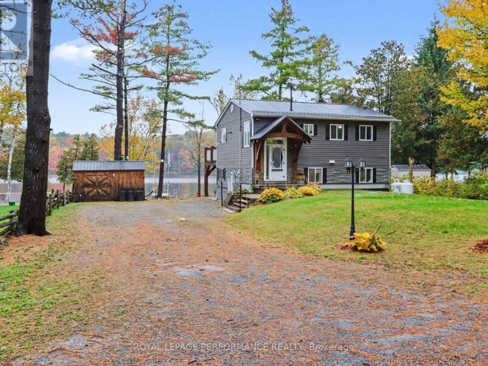 16 KERRY FOREST DRIVE, Mallorytown, Ontario K0E 1R0