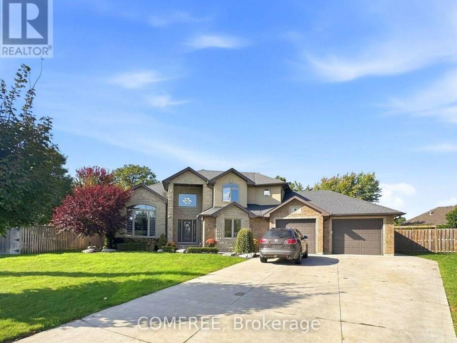 8 MARSHWOODS BOULEVARD, Kingsville, Ontario N9Y 0A5