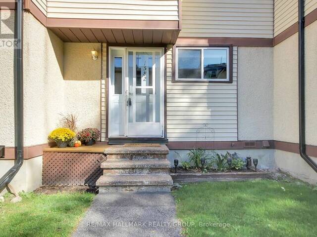 61 - 1582 FEATHER LANE Ottawa Ontario, K1T 1V4 - 3 Bedrooms Condo For Sale