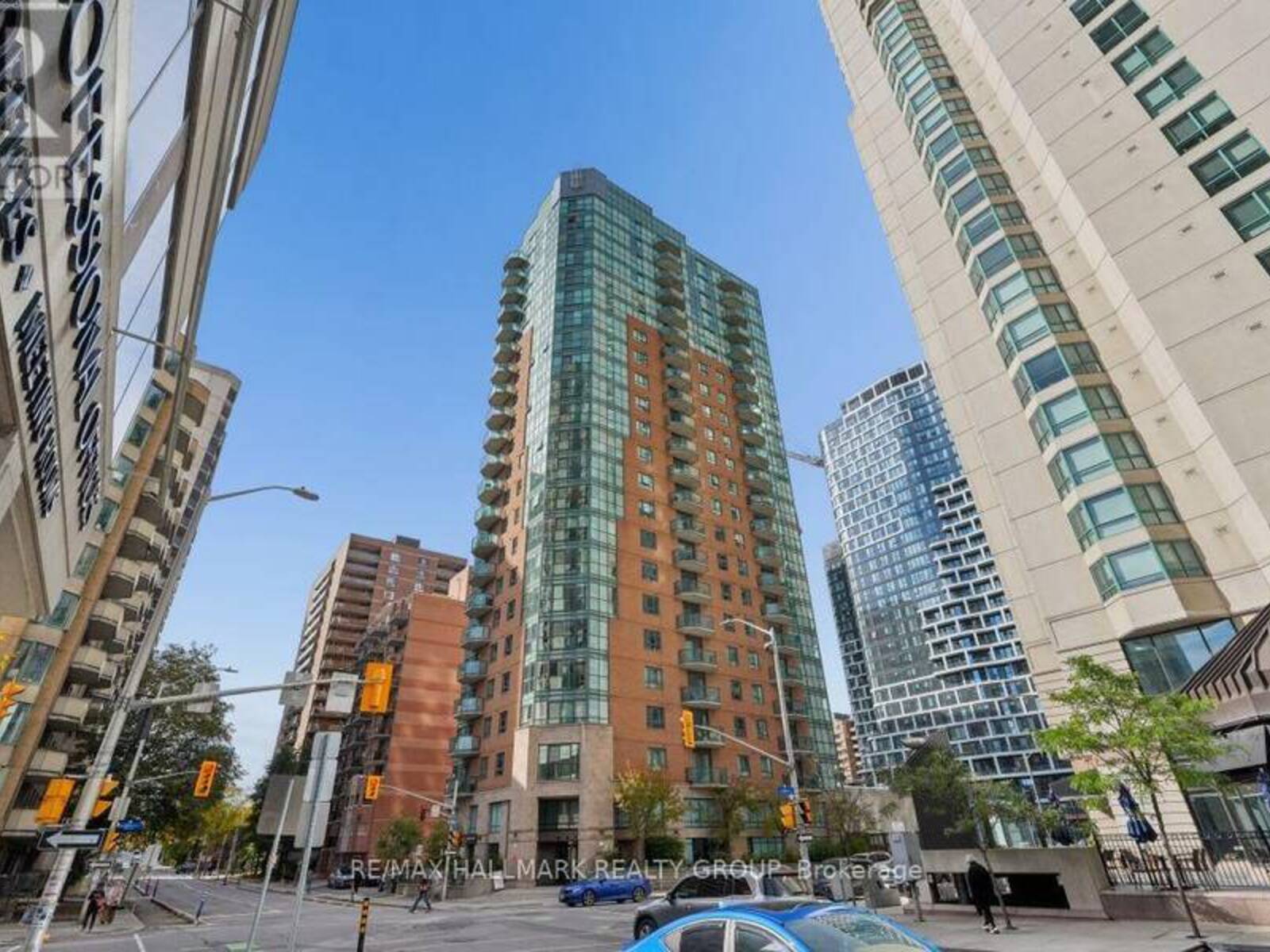 302 - 445 LAURIER AVENUE W, Ottawa, Ontario K1N 6R4