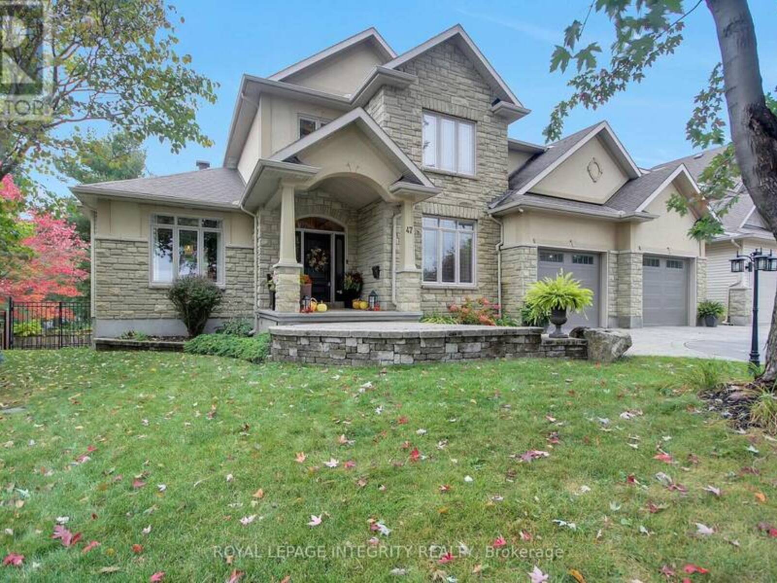 47 SHINING STAR CIRCLE, Ottawa, Ontario K2S 2B4