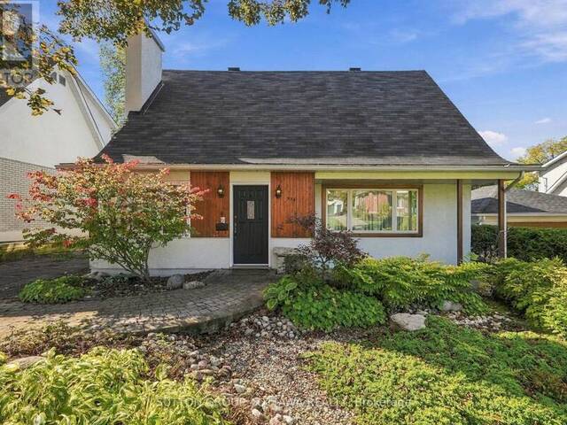 556 WESTMINSTER AVENUE NW Ottawa Ontario, K2A 2V3 - 3 Bedrooms Home For Sale