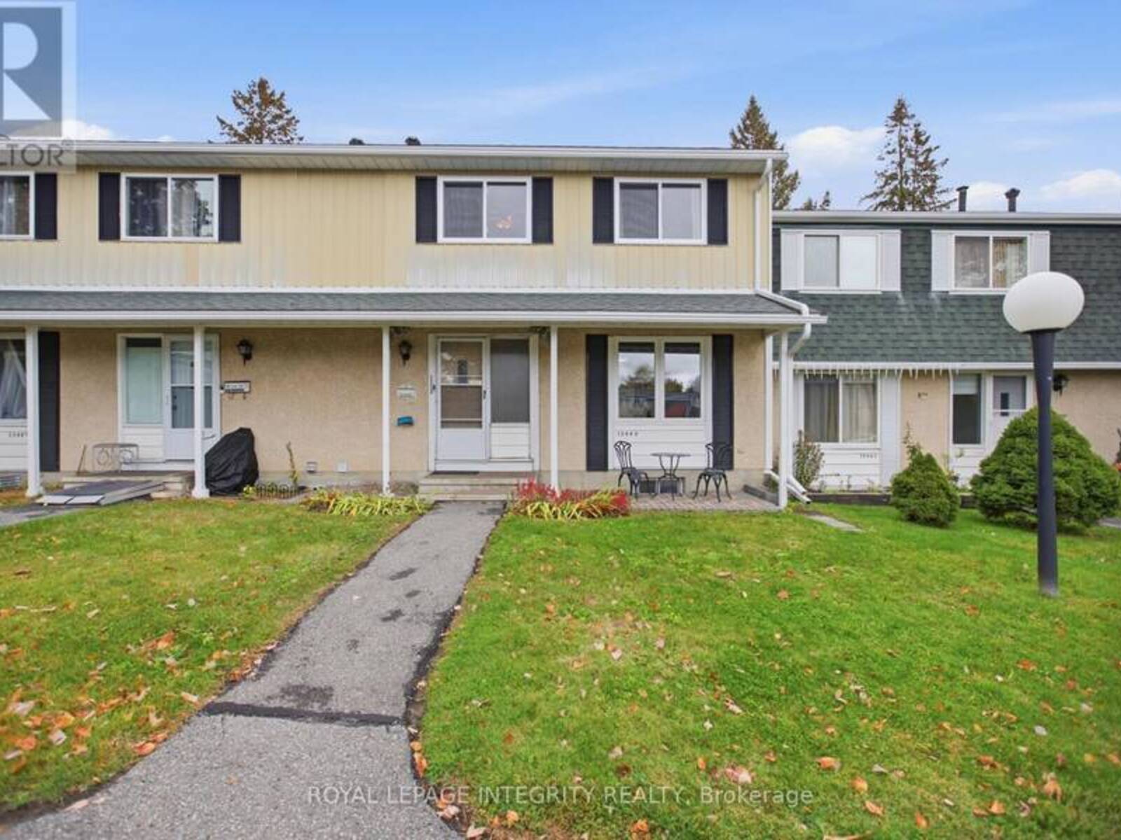 1544D BEAVERPOND DRIVE, Ottawa, Ontario K1B 3R9