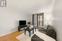 606 - 475 LAURIER AVENUE W | Ottawa Ontario | Slide Image Twelve